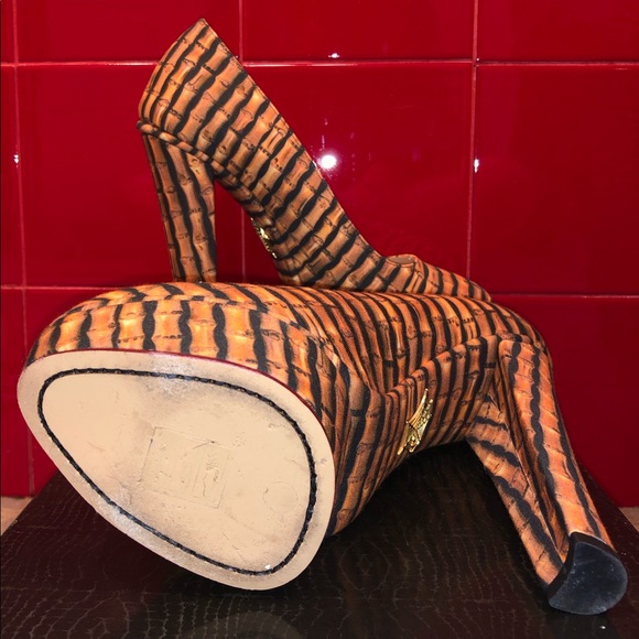 **AUTHENTIC** Charlotte Olympia Platform Pumps - Picture 6 of 8